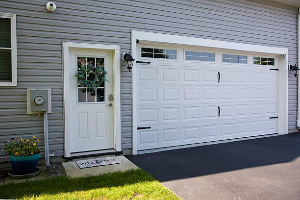 24/7 Emergency Garage Door Panel Replacement experts in Parkville, MO